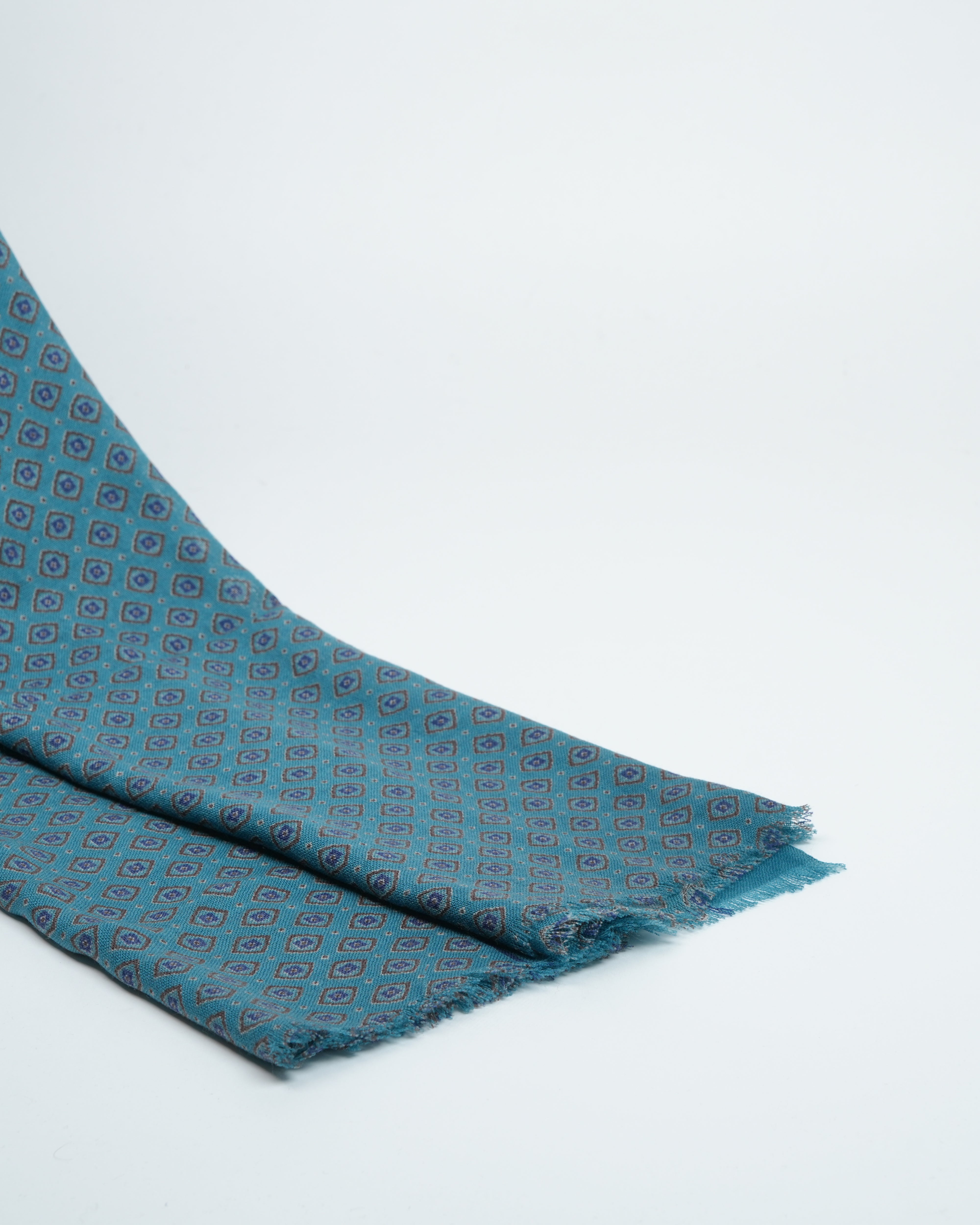 SHALAPI Scarf in 100% WOOL in Gray Man & Navy Blue