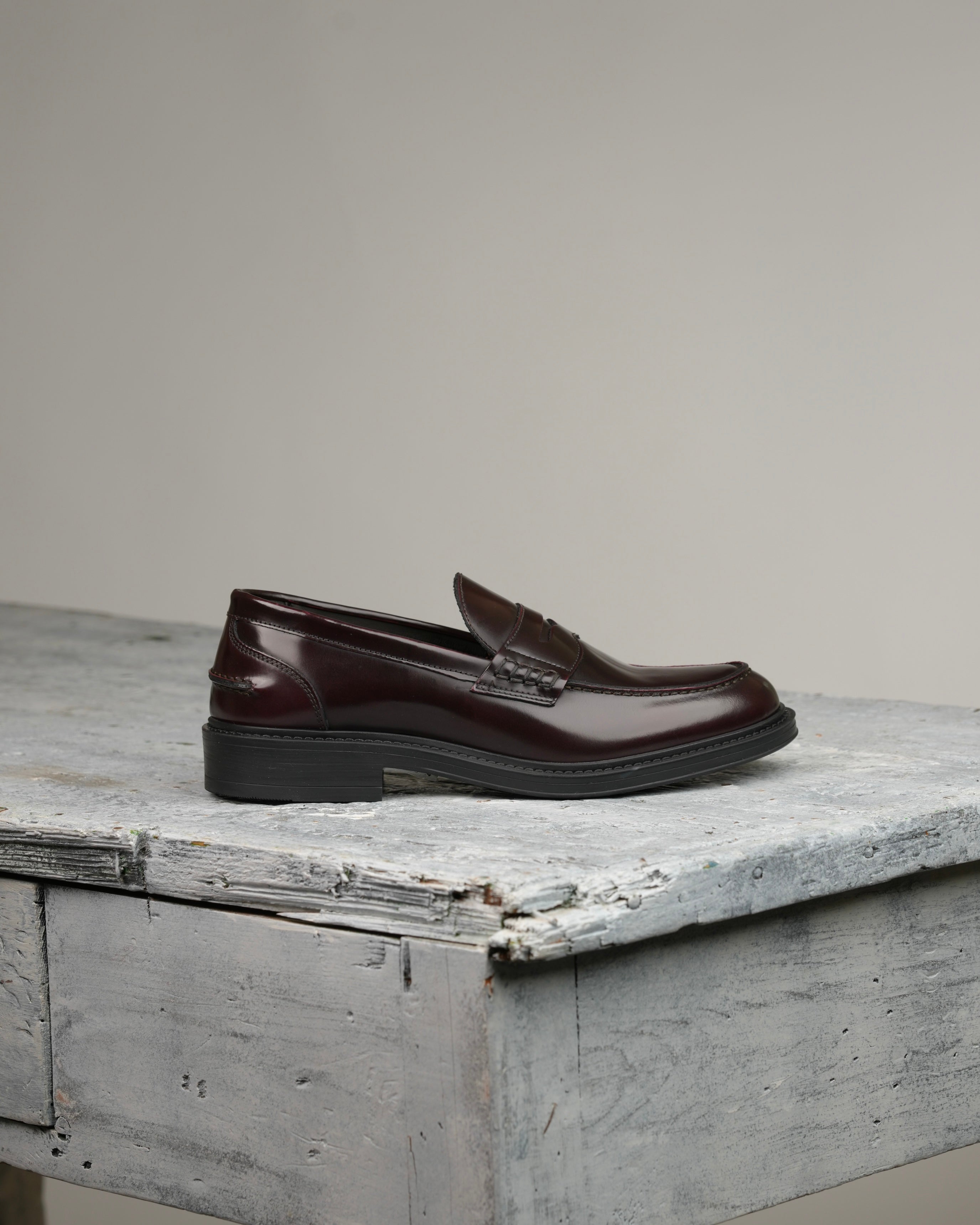 SHALAPI Chester 1.1 mocasines para hombre color Burdo brillante