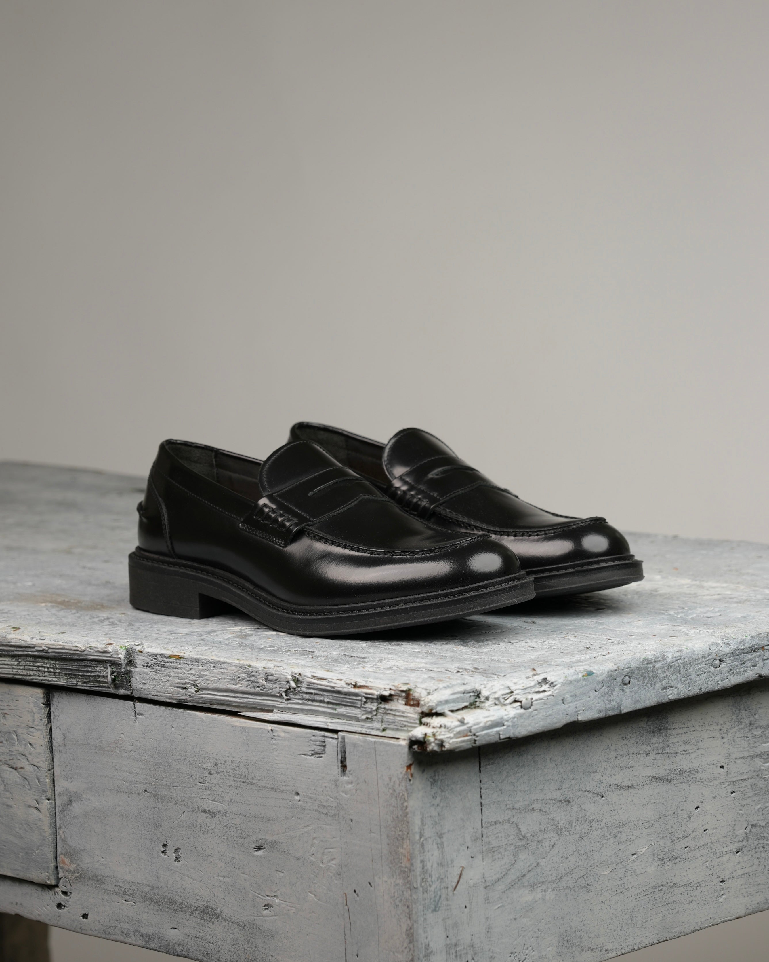 Mocasines SHALAPI Chester 1.1 para hombre en negro brillante