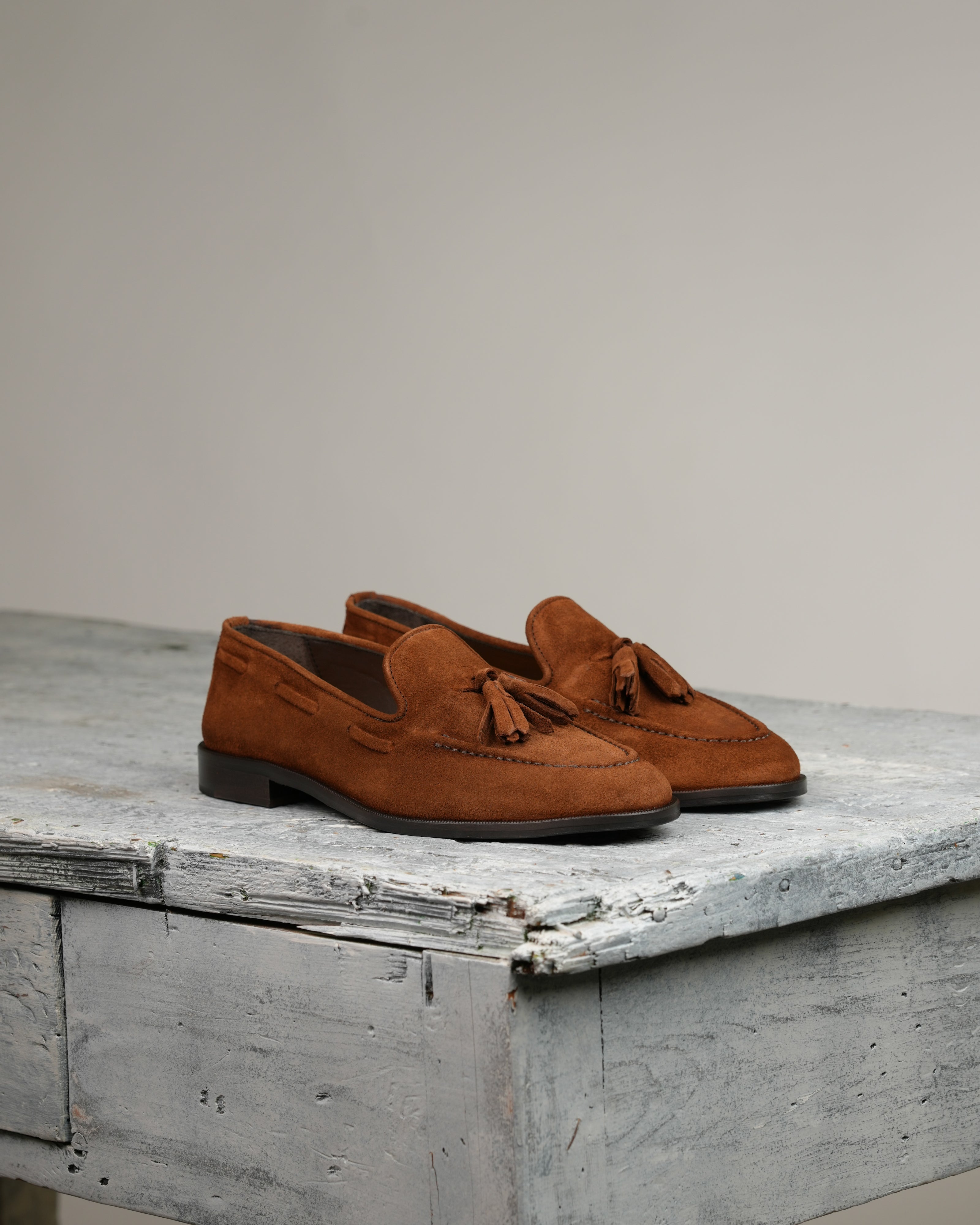 SHALAPI Bari 1.1 tassel loafers for men in suede leather in camel