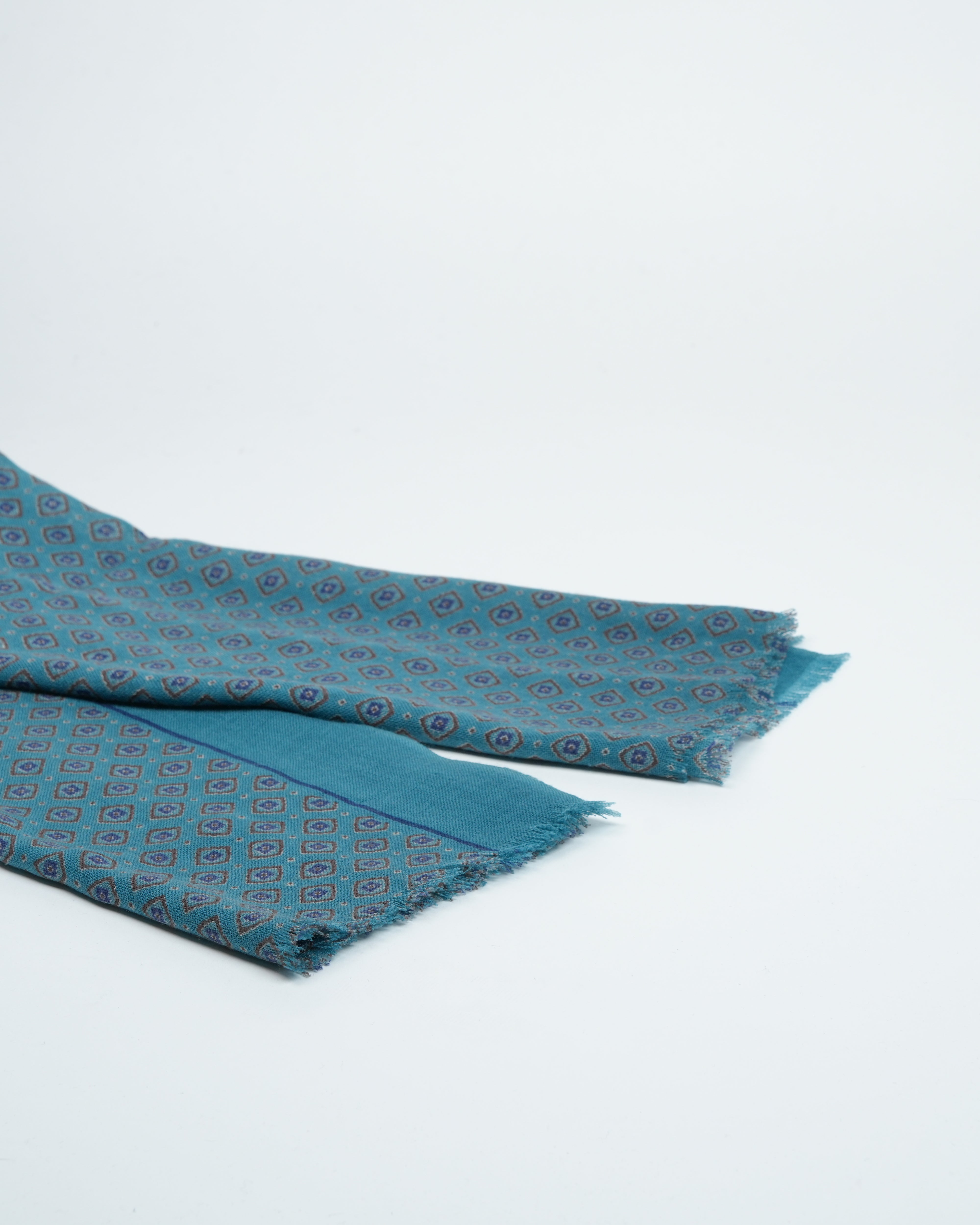 SHALAPI Scarf in 100% WOOL in Gray Man & Navy Blue
