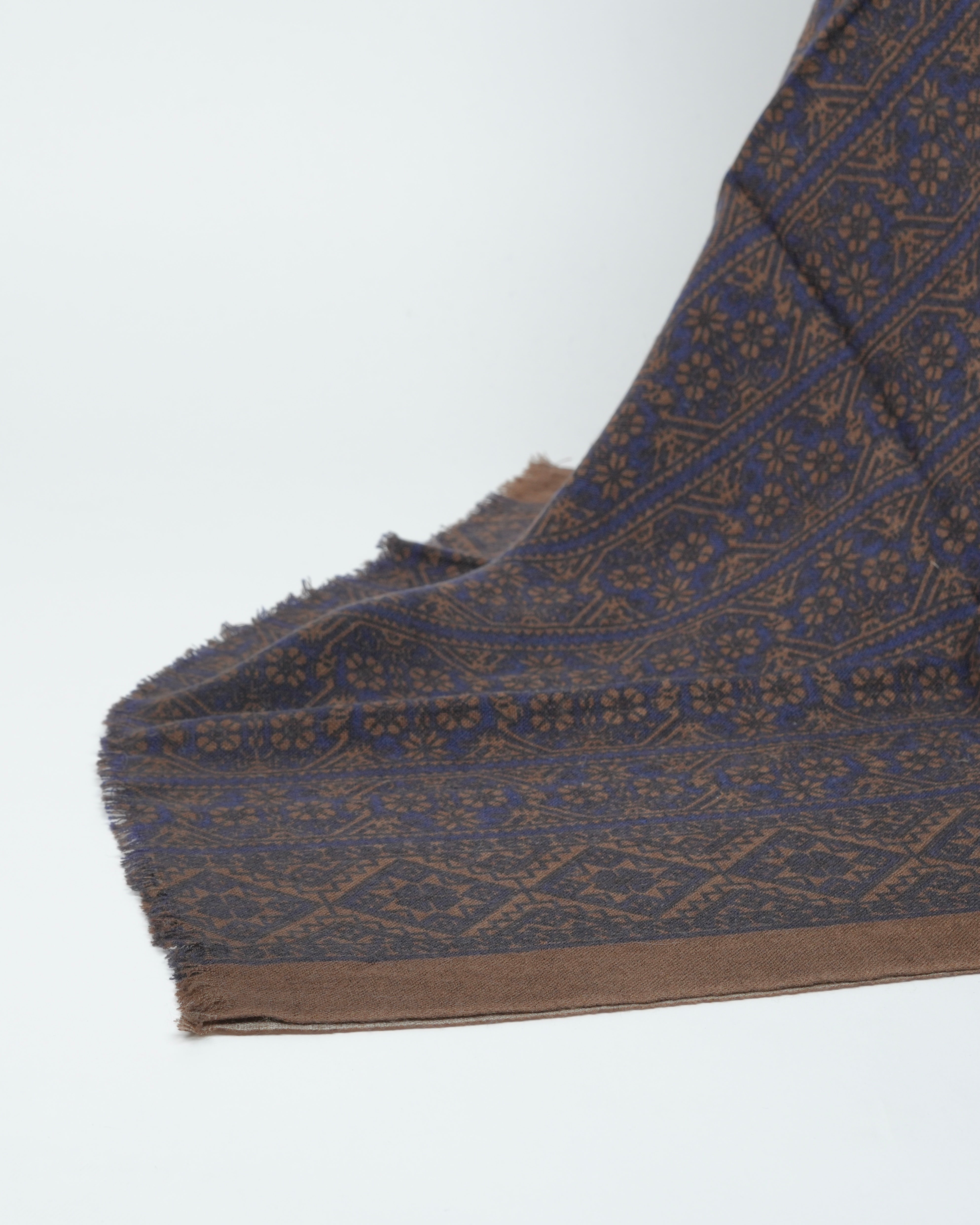 SHALAPI Scarf in 100% WOOL in Navy Blue & brown